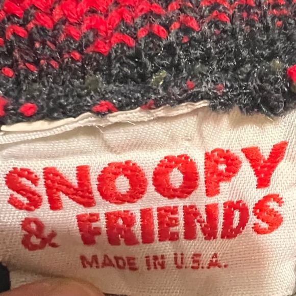 Vintage Snoopy & Friends Joe Cool Sweater Womens Medium Rainbow Hearts 90s USA - Picture 7 of 10